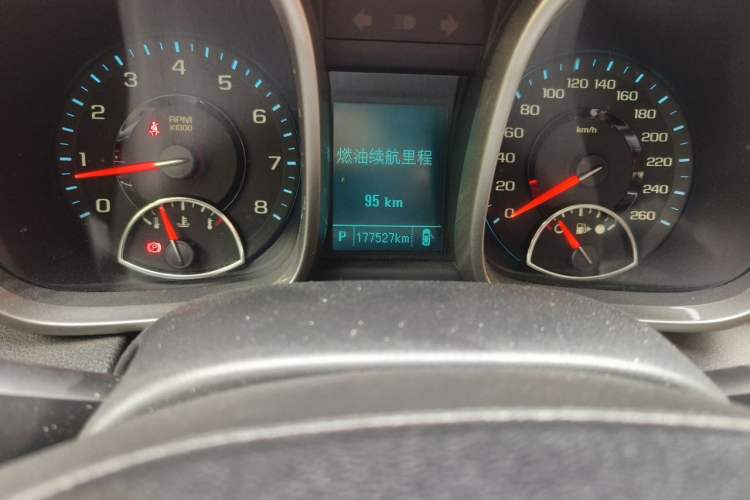 Used Chevrolet Malibu 2014 2.0L Automatic Luxury Edition Odometer Close Up