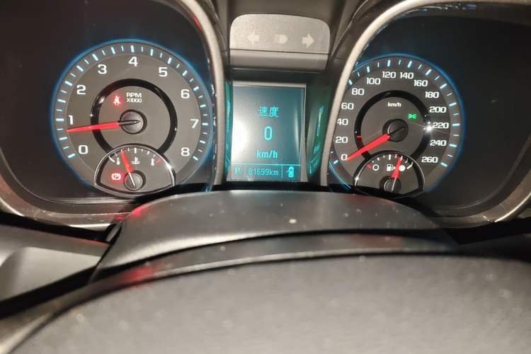 Used Chevrolet Malibu 2014 2.0L Automatic Luxury Edition Odometer Close Up