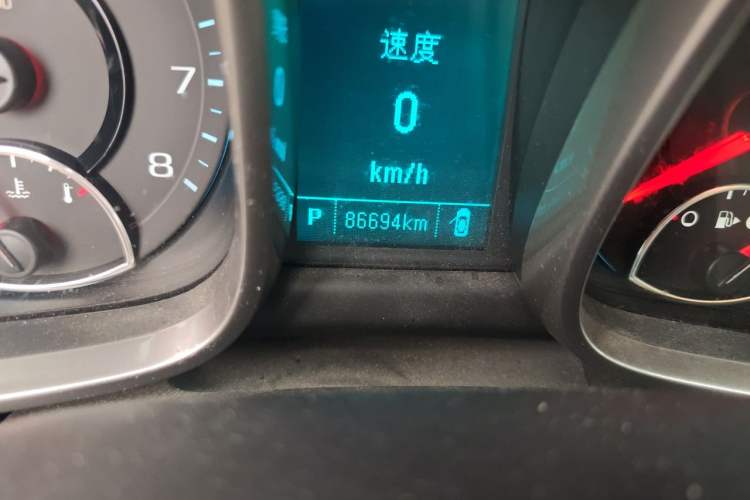 Used Chevrolet Malibu 2014 2.0L Automatic Luxury Edition Odometer Close Up