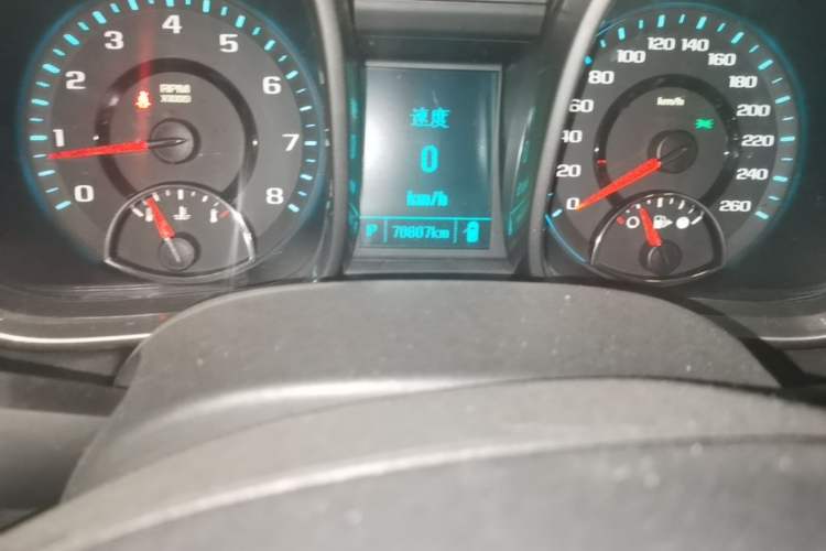 Used Chevrolet Malibu 2014 2.0L Automatic Luxury Edition Odometer Close Up
