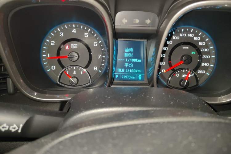 Used Chevrolet Malibu 2014 1.6T Automatic Comfort Edition Odometer Close Up