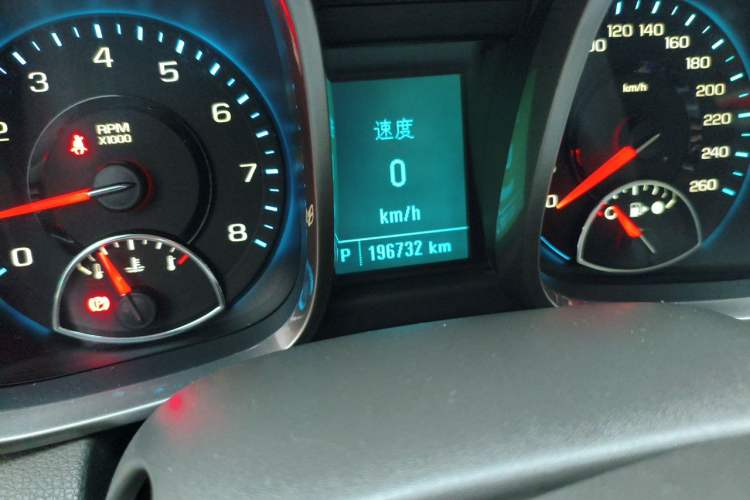 Used Chevrolet Malibu 2014 2.0L Automatic Comfort Edition Odometer Close Up