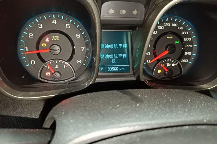 Used Chevrolet Malibu 2014 2.0L Automatic Luxury Edition Odometer Close Up