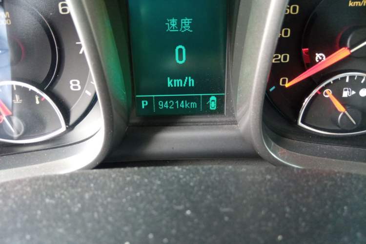 Used Chevrolet Malibu 2014 2.0L Automatic Luxury Edition Odometer Close Up