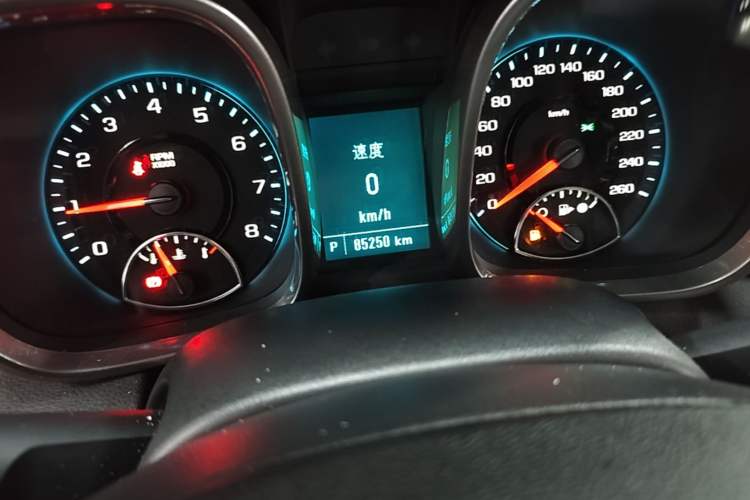 Used Chevrolet Malibu 2014 2.0L Automatic Luxury Edition Odometer Close Up