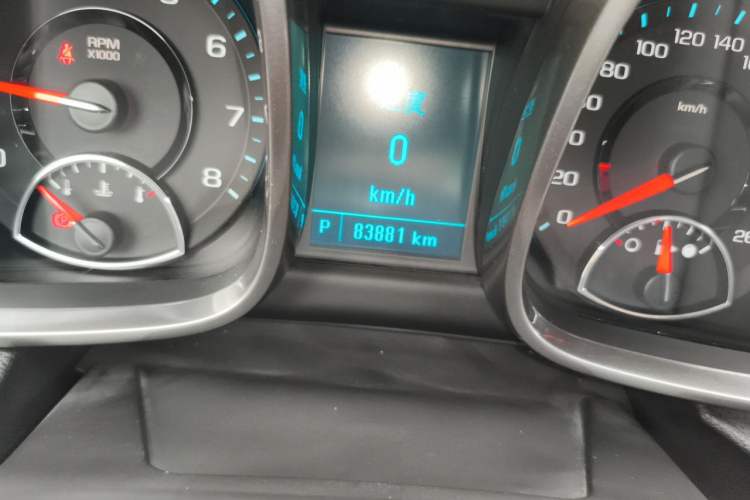 Used Chevrolet Malibu 2014 1.6T Automatic Comfort Edition Odometer Close Up