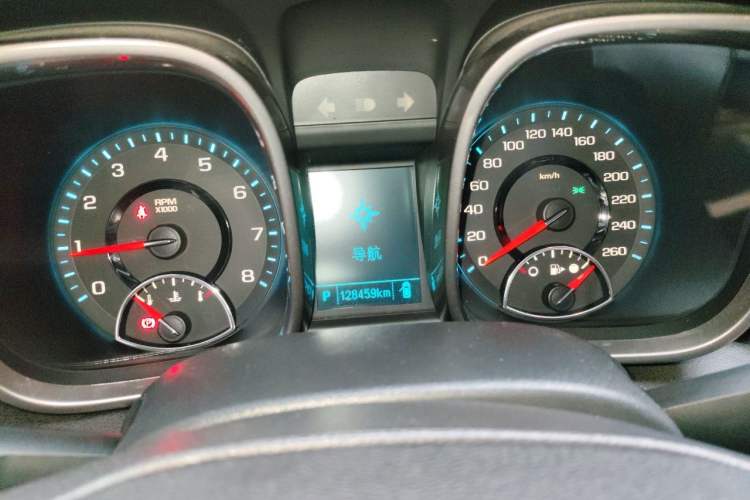Used Chevrolet Malibu 2014 2.0L Automatic Luxury Edition Odometer Close Up