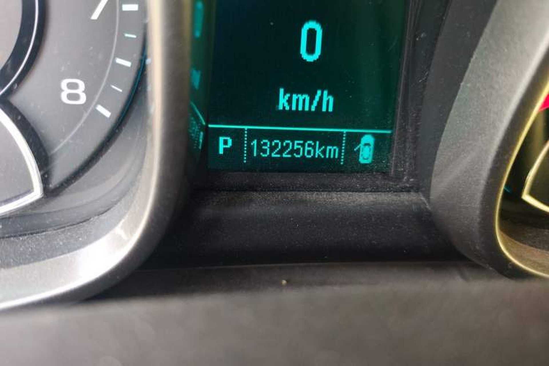 Used Chevrolet Malibu 2014 2.0L Automatic Comfort Edition Odometer Close Up
