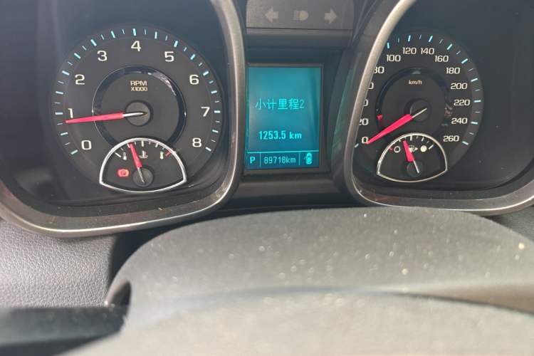 Used Chevrolet Malibu 2014 2.0L Automatic Comfort Edition Odometer Close Up