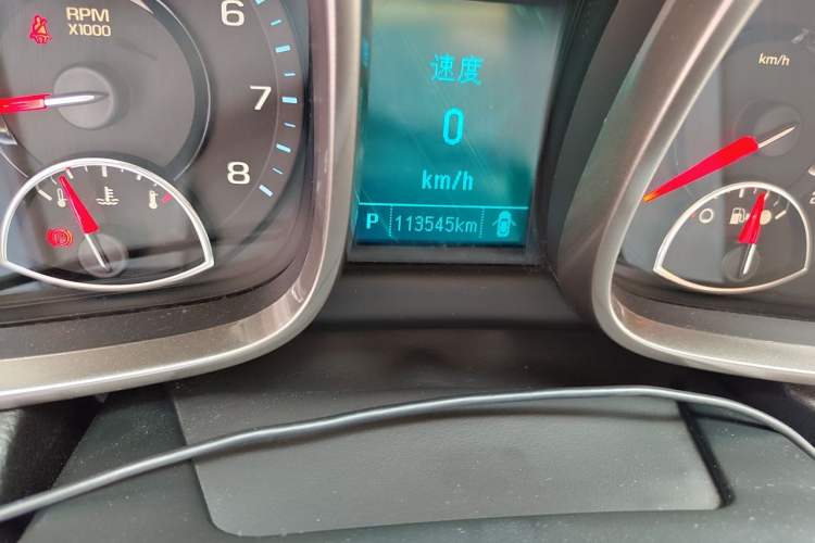 Used Chevrolet Malibu 2014 2.0L Automatic Luxury Edition Odometer Close Up