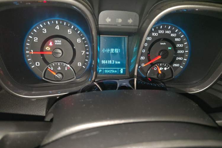 Used Chevrolet Malibu 2014 2.0L Automatic Luxury Edition Odometer Close Up