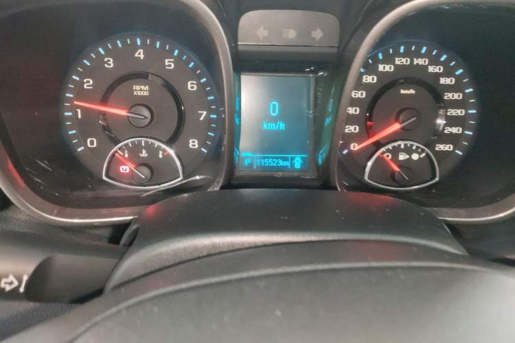 Used Chevrolet Malibu 2014 2.4L Automatic Luxury Edition Odometer Close Up