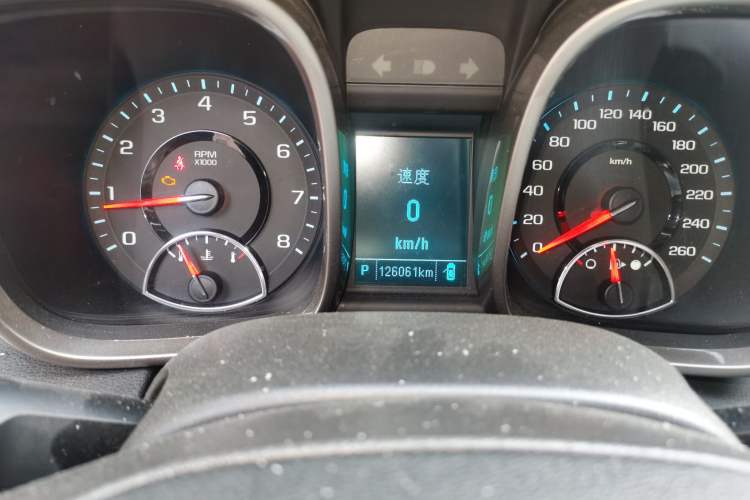 Used Chevrolet Malibu 2014 2.0L Automatic Luxury Edition Odometer Close Up