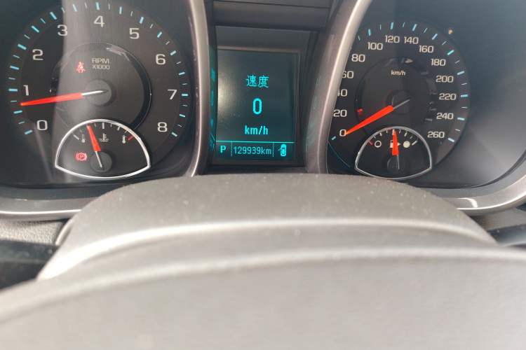 Used Chevrolet Malibu 2014 2.0L Automatic Comfort Edition Odometer Close Up