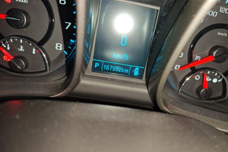 Used Chevrolet Malibu 2014 2.0L Automatic Luxury Edition Odometer Close Up