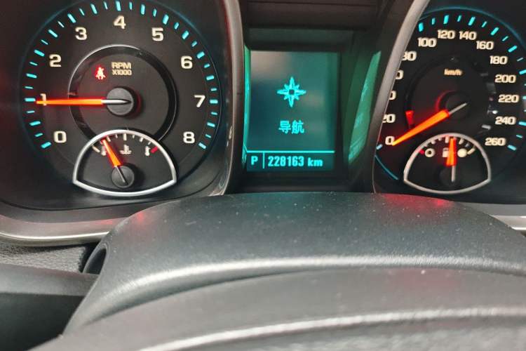 Used Chevrolet Malibu 2014 2.0L Automatic Luxury Edition Odometer Close Up