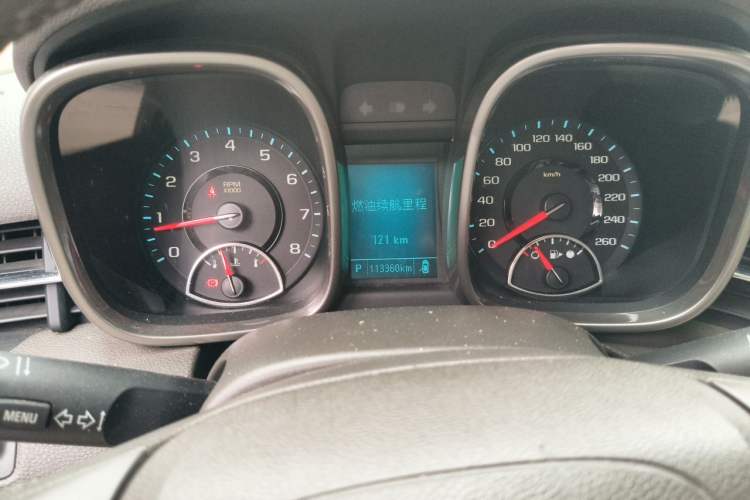 Used Chevrolet Malibu 2014 2.0L Automatic Luxury Edition Odometer Close Up