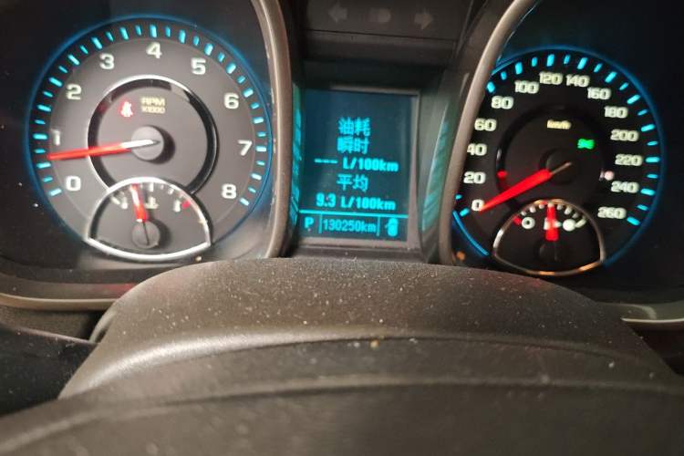 Used Chevrolet Malibu 2014 2.0L Automatic Comfort Edition Odometer Close Up
