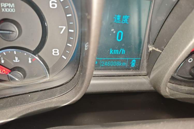 Used Chevrolet Malibu 2014 2.0L Automatic Comfort Edition Odometer Close Up