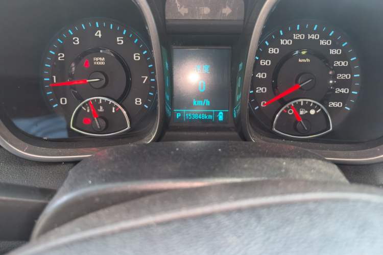 Used Chevrolet Malibu 2014 1.6T Automatic Comfort Edition Odometer Close Up