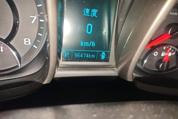 Used Chevrolet Malibu 2014 1.6T Automatic Comfort Edition Odometer Close Up