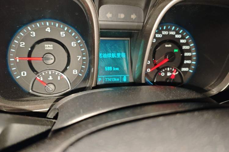 Used Chevrolet Malibu 2014 2.0L Automatic Luxury Edition Odometer Close Up