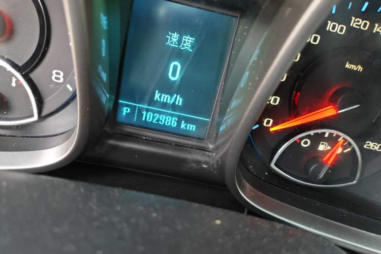 Used Chevrolet Malibu 2014 2.0L Automatic Luxury Edition Odometer Close Up
