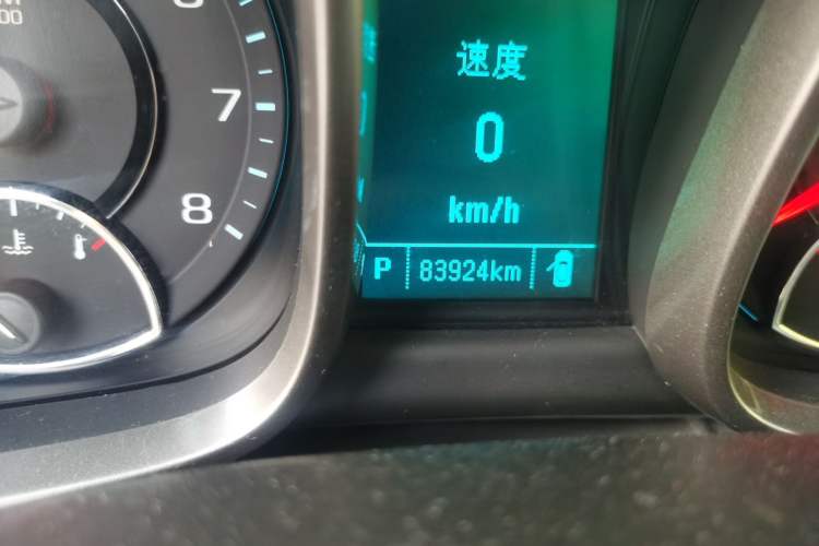 Used Chevrolet Malibu 2014 2.0L Automatic Luxury Edition Odometer Close Up