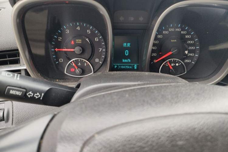 Used Chevrolet Malibu 2014 2.0L Automatic Luxury Edition Odometer Close Up