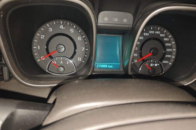 Used Chevrolet Malibu 2014 2.0L Automatic Comfort Edition Odometer Close Up