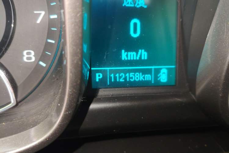 Used Chevrolet Malibu 2014 2.0L Automatic Luxury Edition Odometer Close Up