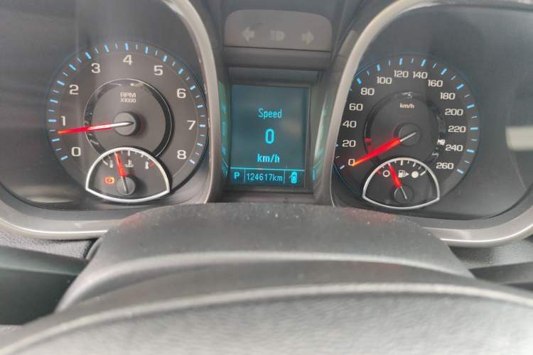 Used Chevrolet Malibu 2014 1.6T Automatic Comfort Edition Odometer Close Up