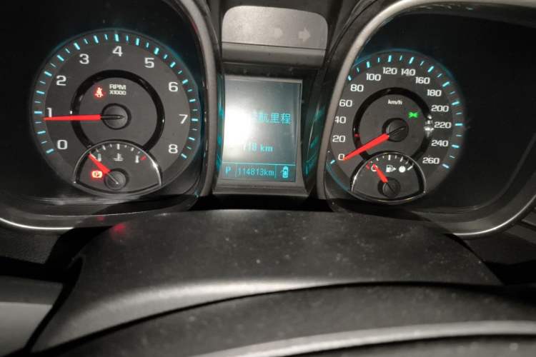 Used Chevrolet Malibu 2014 2.0L Automatic Luxury Edition Odometer Close Up