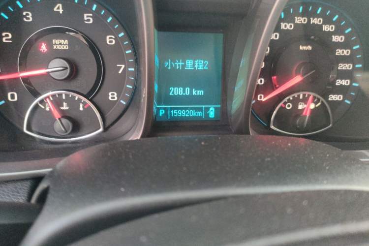 Used Chevrolet Malibu 2014 1.6T Automatic Comfort Edition Odometer Close Up