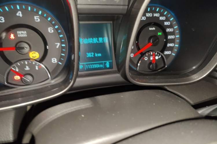 Used Chevrolet Malibu 2014 2.0L Automatic Comfort Edition Odometer Close Up