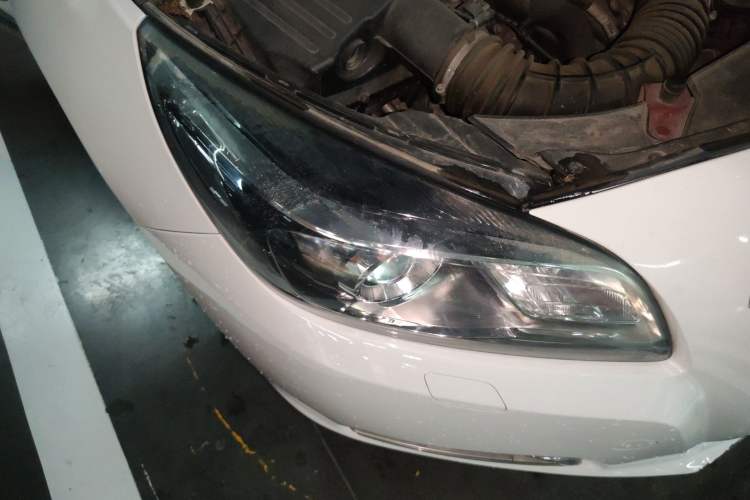 Used Chevrolet Malibu 2014 2.0L Automatic Luxury Edition Right Front Headlight