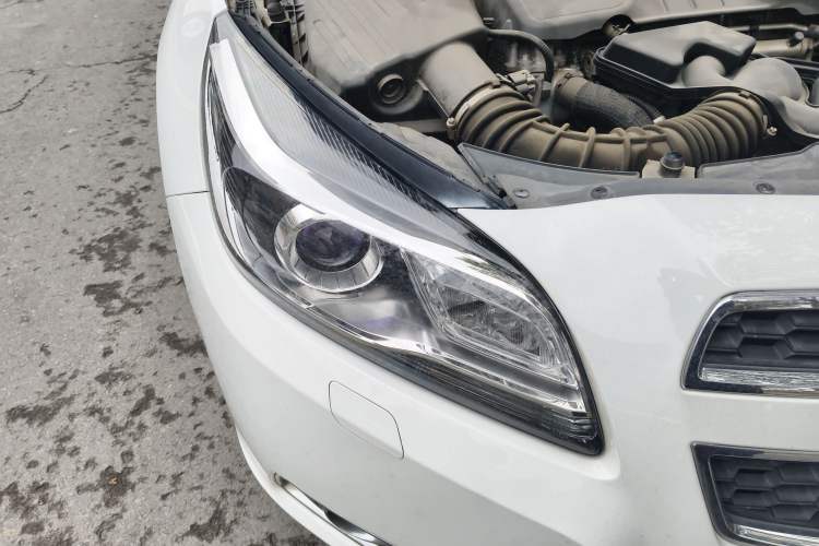 Used Chevrolet Malibu 2014 2.0L Automatic Luxury Edition Right Front Headlight