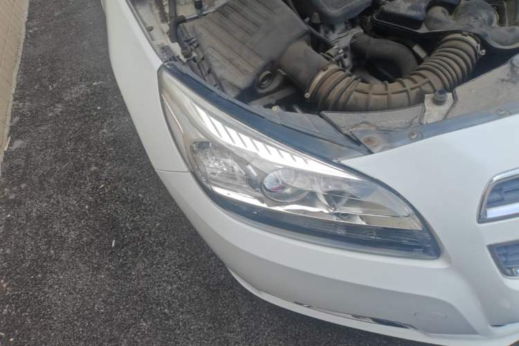 Used Chevrolet Malibu 2014 2.0L Automatic Comfort Edition Right Front Headlight
