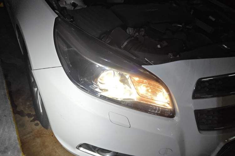 Used Chevrolet Malibu 2014 2.0L Automatic Comfort Edition Right Front Headlight