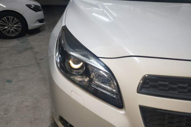 Used Chevrolet Malibu 2014 2.0L Automatic Luxury Edition Right Front Headlight