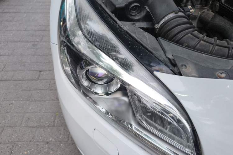 Used Chevrolet Malibu 2014 2.0L Automatic Luxury Edition Right Front Headlight