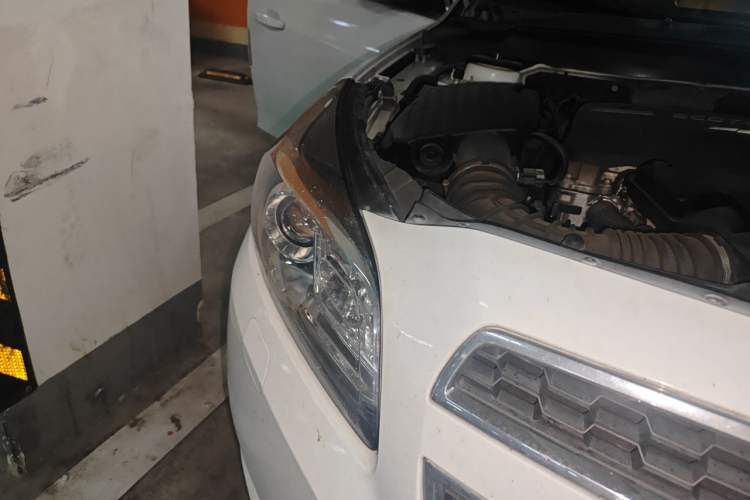 Used Chevrolet Malibu 2014 2.0L Automatic Luxury Edition Right Front Headlight