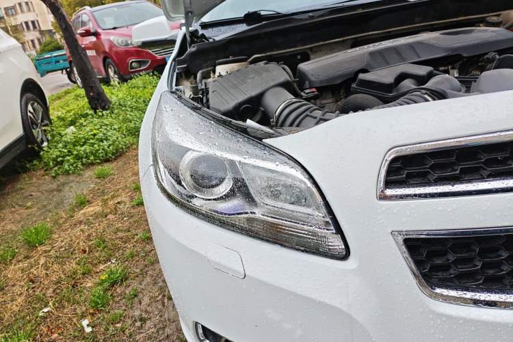 Used Chevrolet Malibu 2014 2.4L Automatic Luxury Edition Right Front Headlight