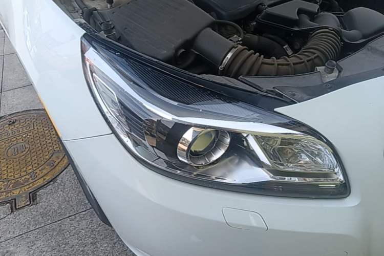 Used Chevrolet Malibu 2014 2.0L Automatic Luxury Edition Right Front Headlight