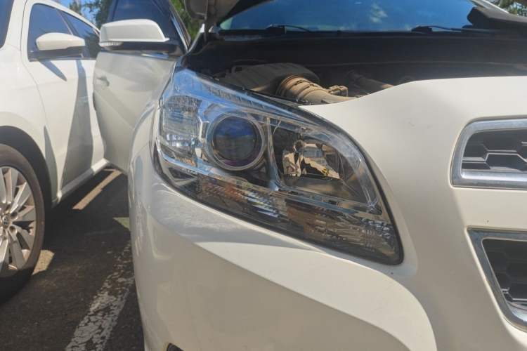 Used Chevrolet Malibu 2014 1.6T Automatic Comfort Edition Right Front Headlight