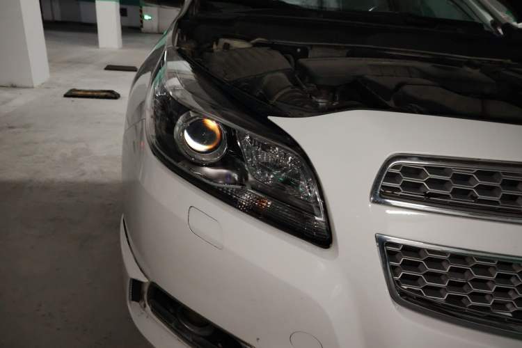 Used Chevrolet Malibu 2014 2.4L Automatic Flagship Edition Right Front Headlight