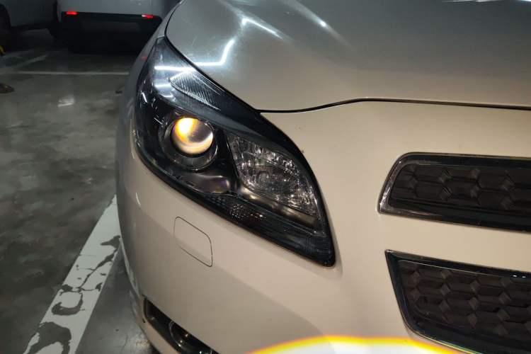Used Chevrolet Malibu 2014 2.4L Automatic Luxury Edition Right Front Headlight