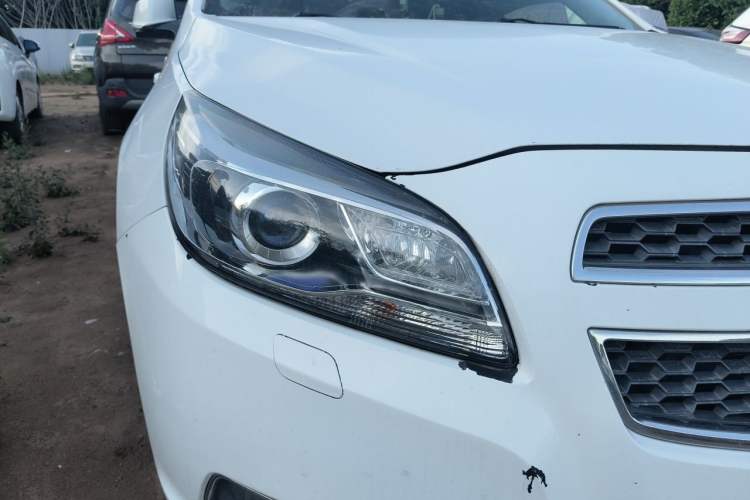 Used Chevrolet Malibu 2014 2.0L Automatic Luxury Edition Right Front Headlight