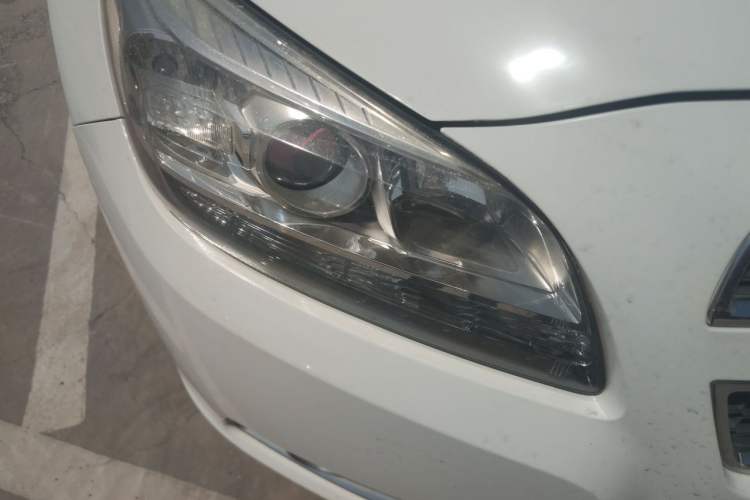 Used Chevrolet Malibu 2014 2.4L Automatic Luxury Edition Right Front Headlight