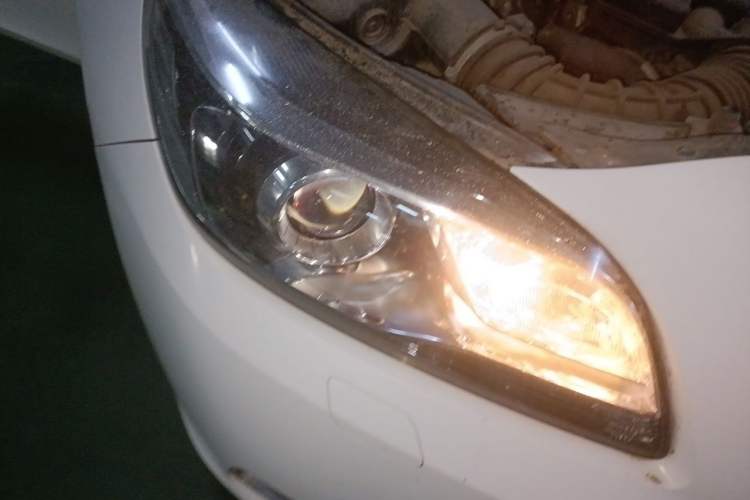 Used Chevrolet Malibu 2014 2.0L Automatic Luxury Edition Right Front Headlight